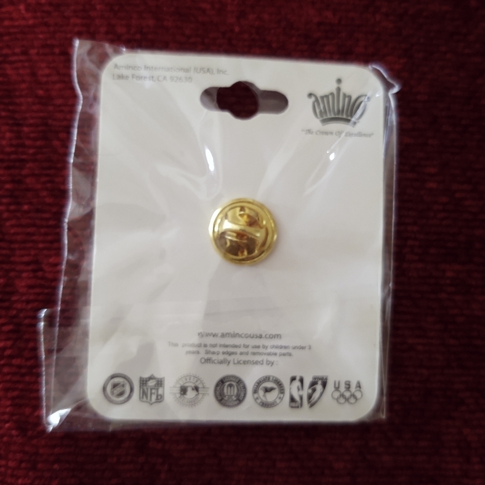 Arkansas Razorbacks Football Helmet Pin! - Picture 4 of 5